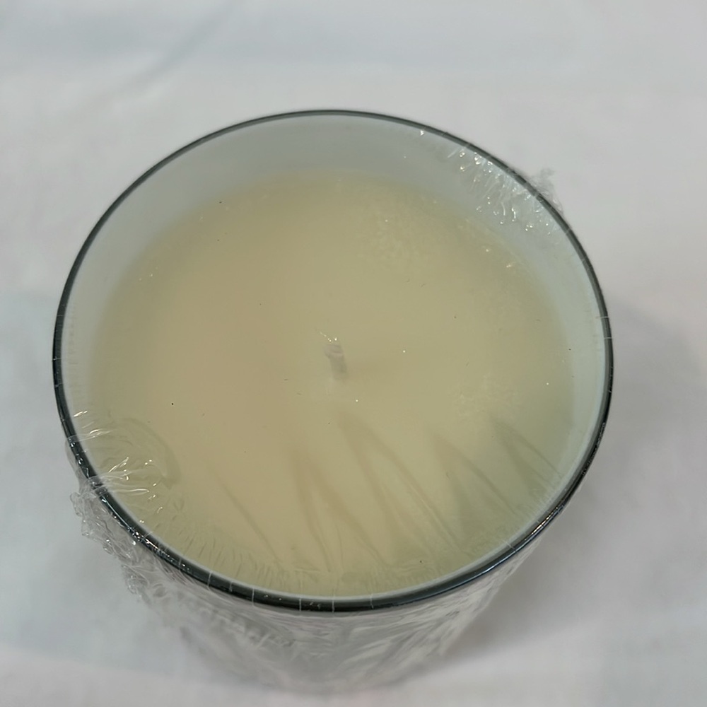 HOST PICK ✨ NEW GUCCI luxury scented candle in Richard Ginori jar with lid - Picture 3 of 4